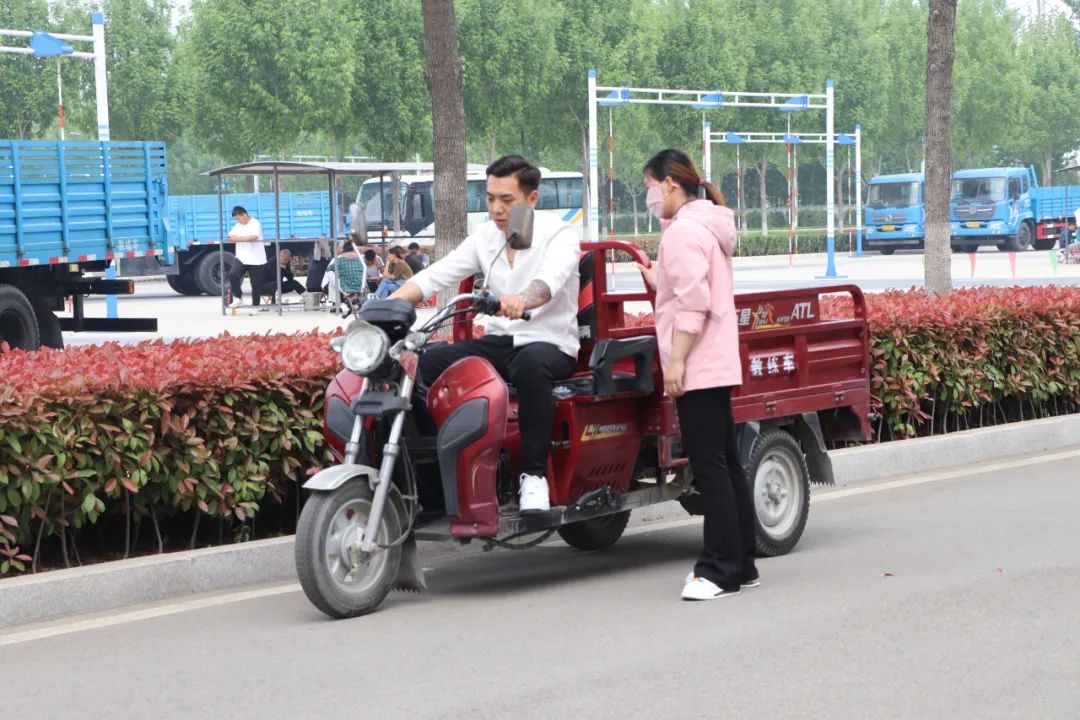 【濟(jì)寧大運(yùn)河駕校】勞動(dòng)最光榮丨“五一”您學(xué)車我在崗！(圖3)