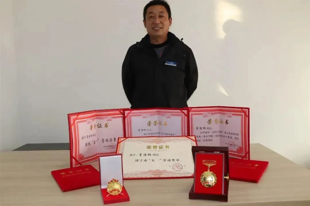 【濟(jì)寧大運(yùn)河駕?！縿趧?dòng)最光榮丨“五一”您學(xué)車我在崗！(圖4)