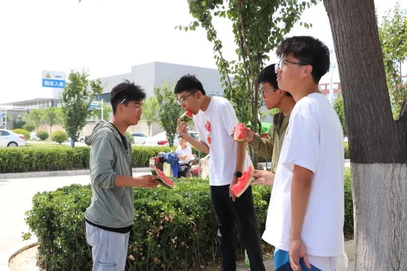 【濟(jì)寧大運(yùn)河駕校】今日大暑丨驕陽(yáng)下，有著暑不盡的美好(圖2)