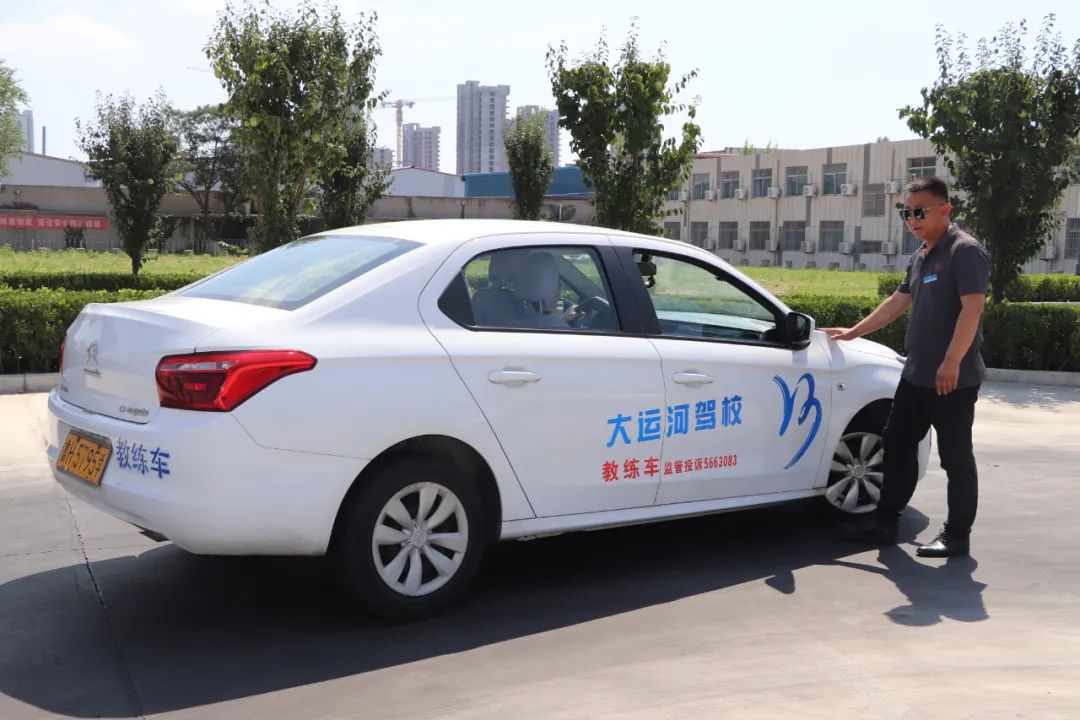 【濟(jì)寧大運(yùn)河駕校】C2自動(dòng)擋車(chē)型，讓學(xué)車(chē)更簡(jiǎn)單！(圖2)