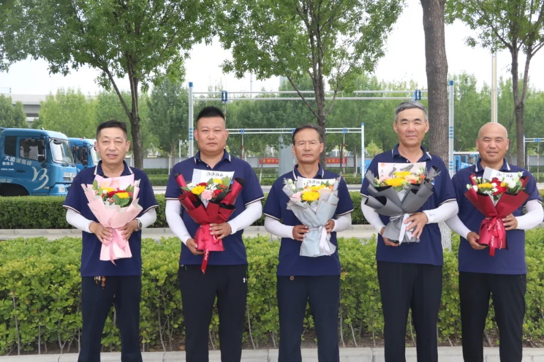 鮮花獻(xiàn)禮！祝所有的老師、教練們節(jié)日快樂(lè)！(圖3)