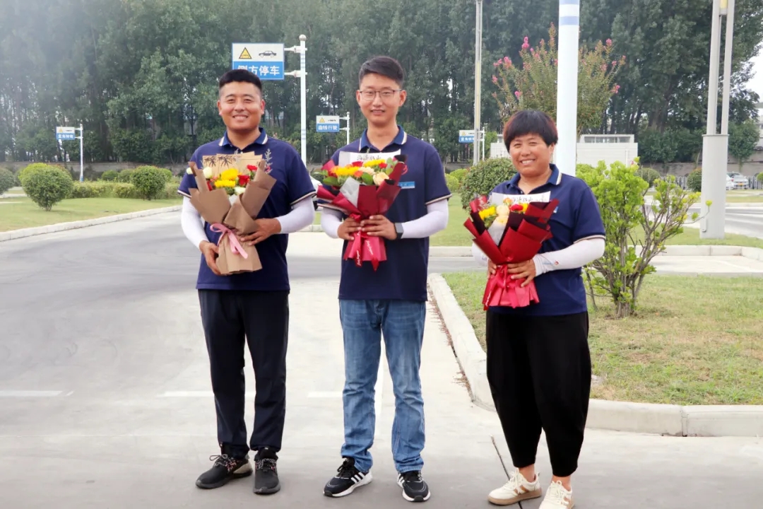 鮮花獻(xiàn)禮！祝所有的老師、教練們節(jié)日快樂(lè)！(圖4)