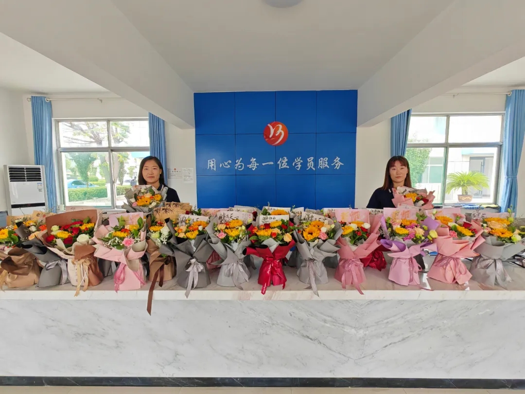 鮮花獻(xiàn)禮！祝所有的老師、教練們節(jié)日快樂(lè)！(圖8)