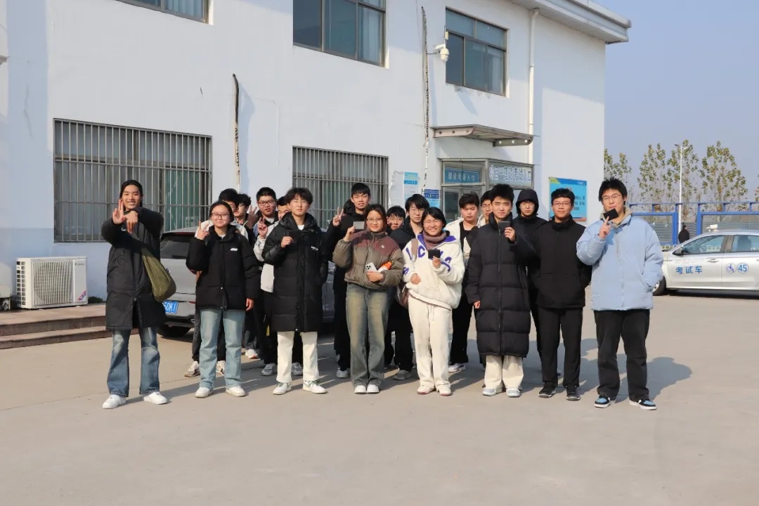 濟(jì)職24屆首批報(bào)名新同學(xué)，已順利拿證！(圖1)