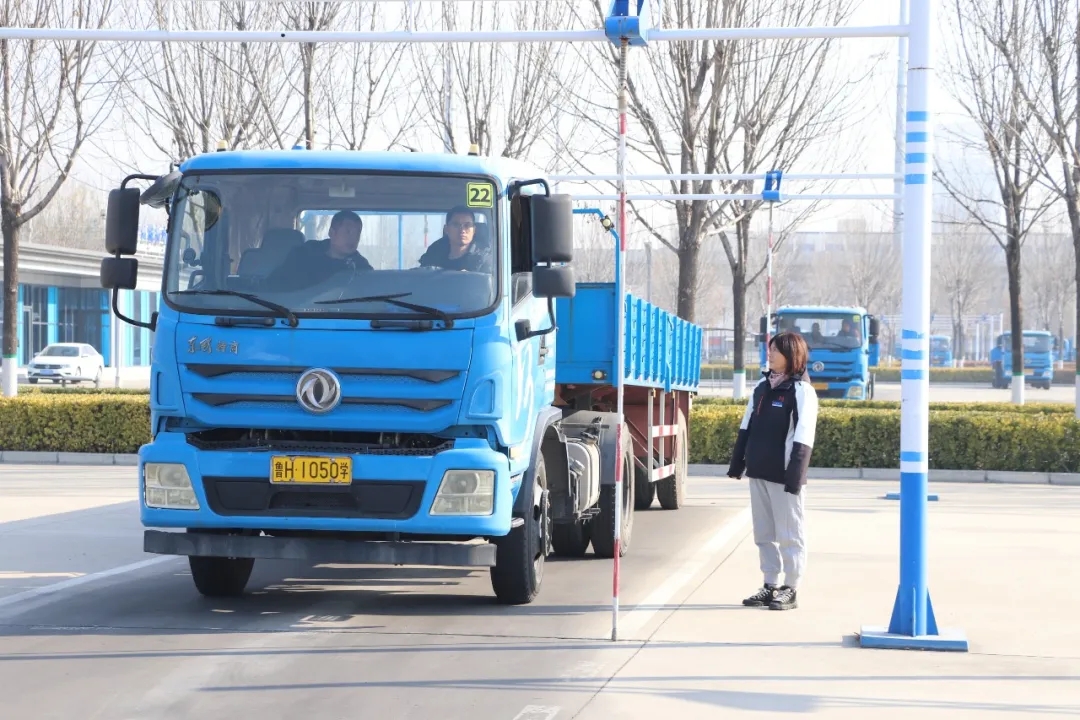 專注大車培訓(xùn) 最快36天拿證   年終鉅惠：學(xué)大車3999！(圖3)