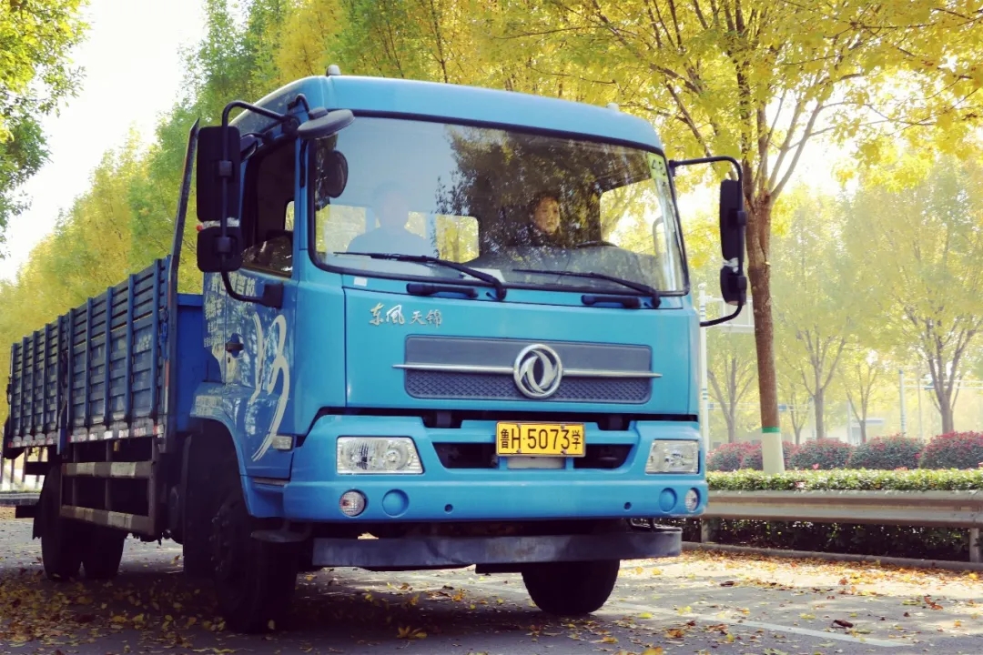 賞校園秋日盛景，享大車班型升級福利——學(xué)車就現(xiàn)在！(圖8)