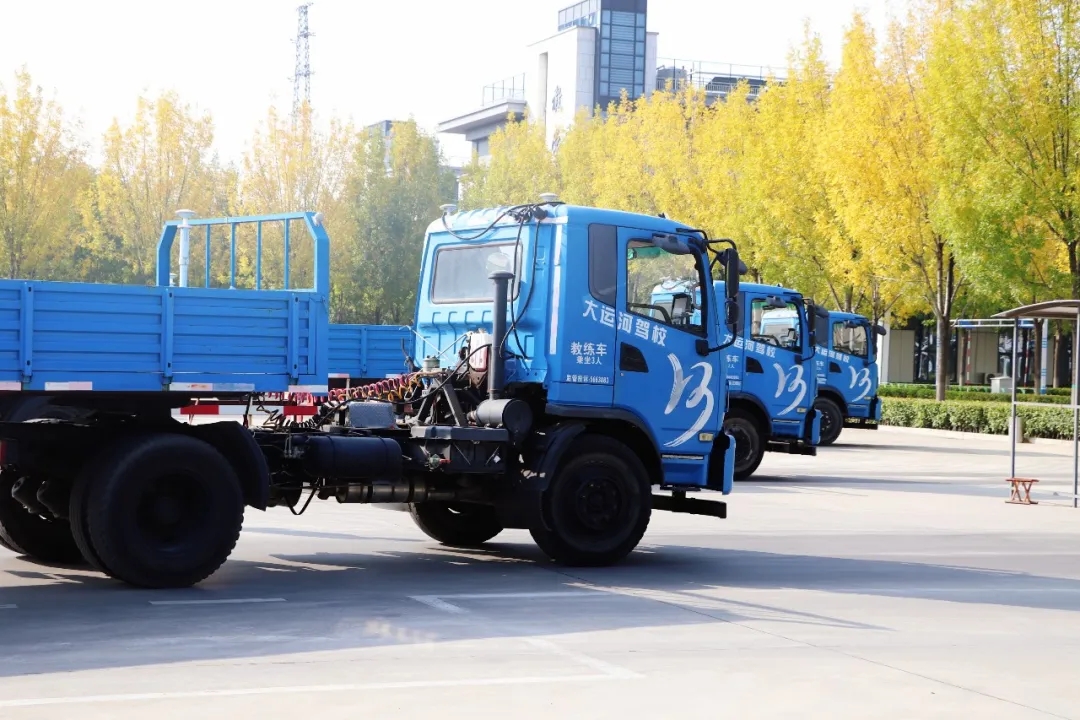 賞校園秋日盛景，享大車班型升級福利——學(xué)車就現(xiàn)在！(圖11)