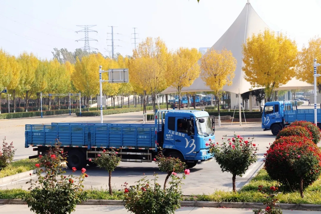 賞校園秋日盛景，享大車班型升級福利——學(xué)車就現(xiàn)在！(圖14)