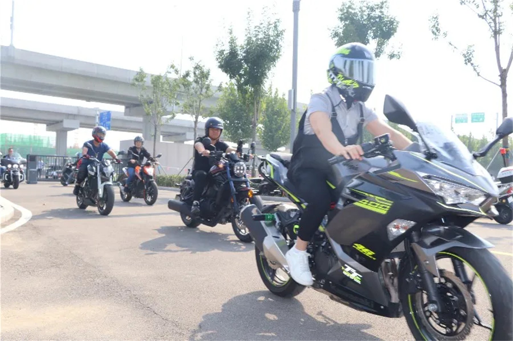 【濟寧大運河駕?！繗g迎各地“摩友”齊聚我校，以車會友！(圖1)