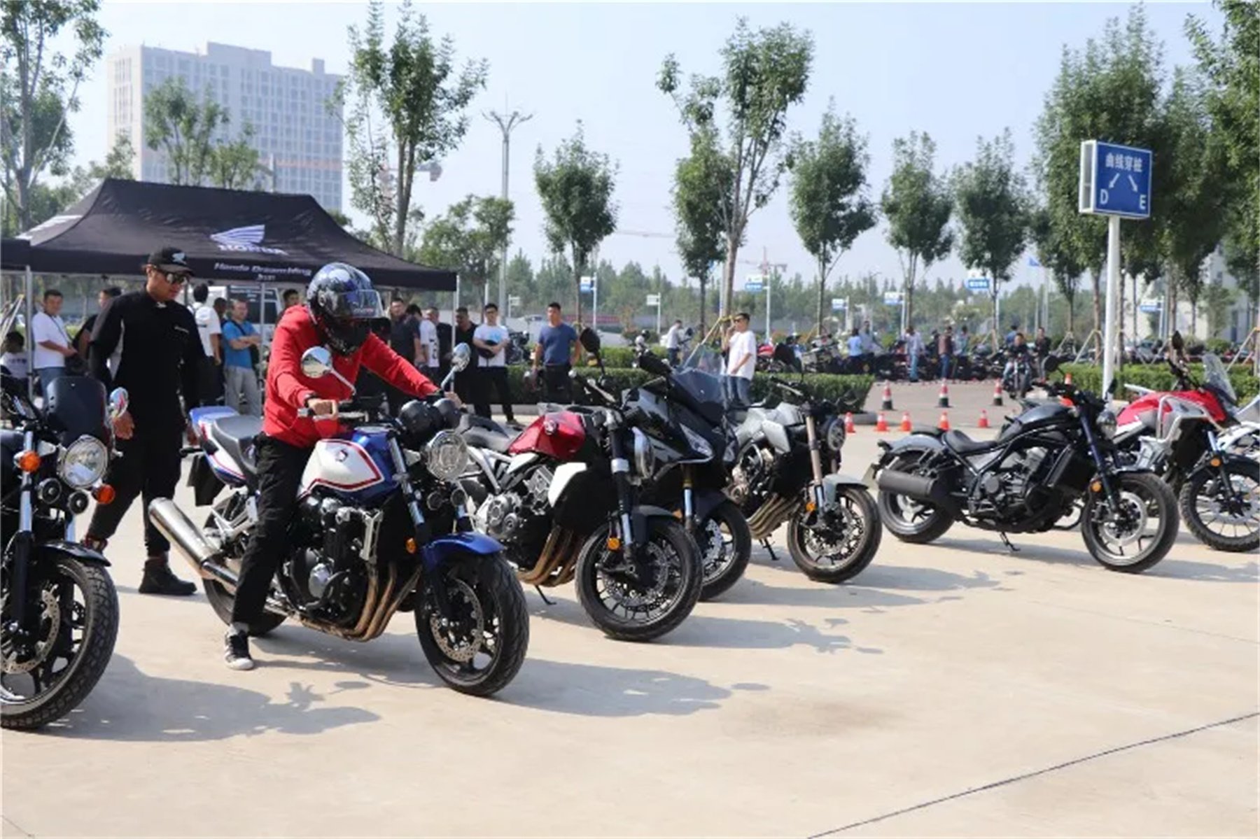 【濟寧大運河駕?！繗g迎各地“摩友”齊聚我校，以車會友！(圖2)
